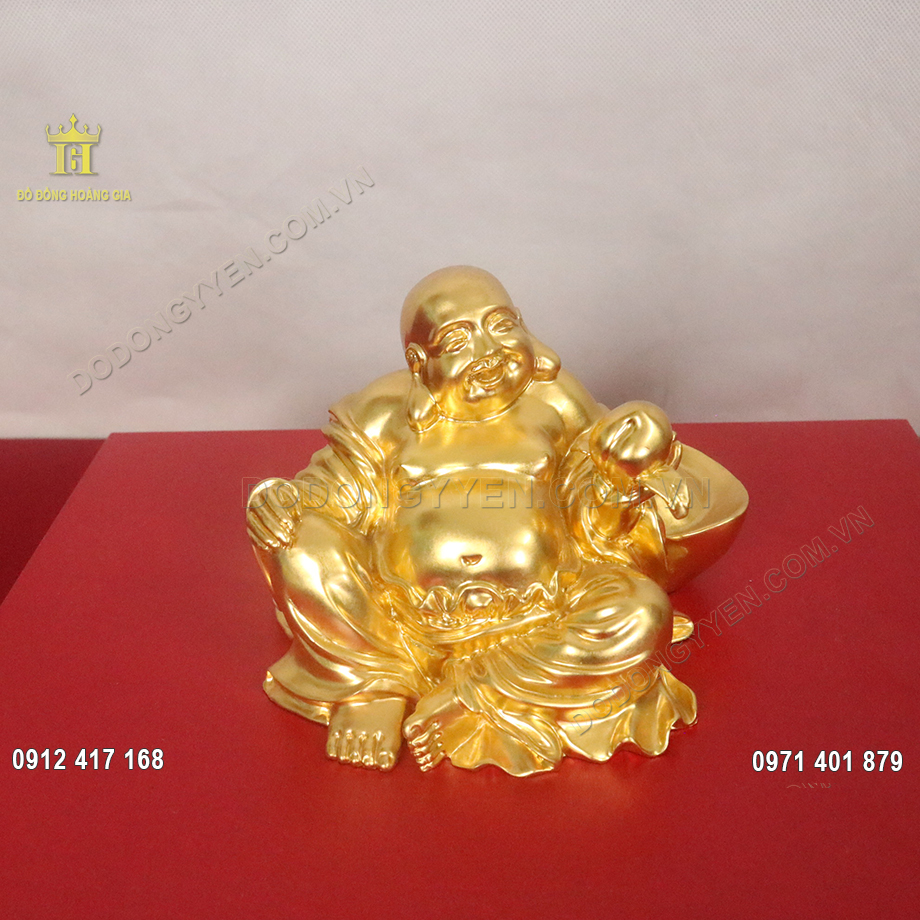 Tượng đồng Phật Di Lặc ngồi tay cầm tr&aacute;i đ&agrave;o d&aacute;t v&agrave;ng 24K